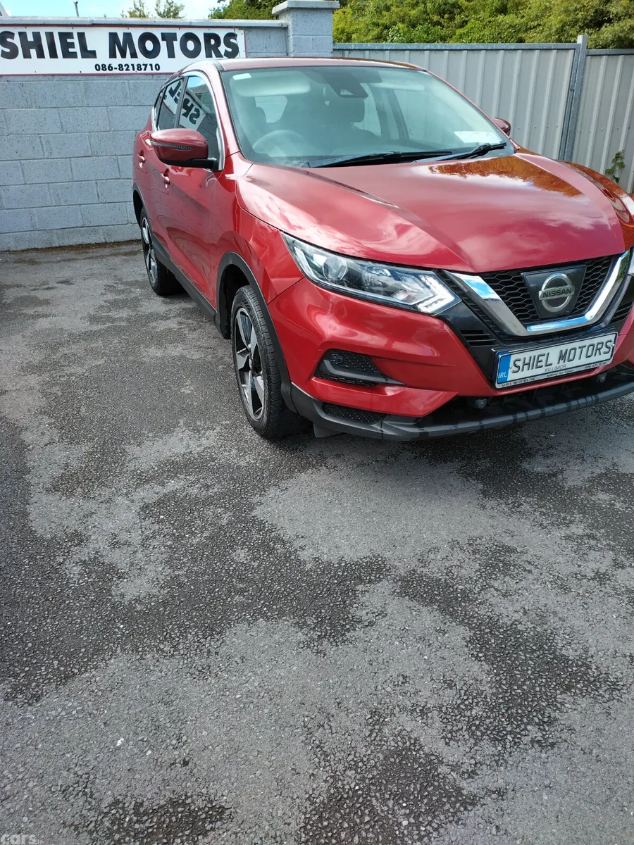 Nissan Qashqai SUV, Diesel, 2018, Red