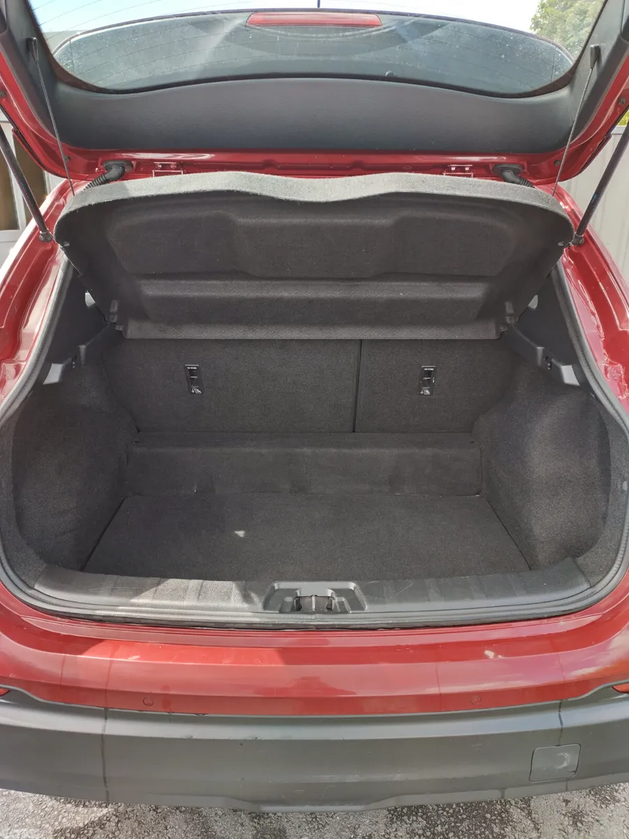Nissan Qashqai SUV, Diesel, 2018, Red