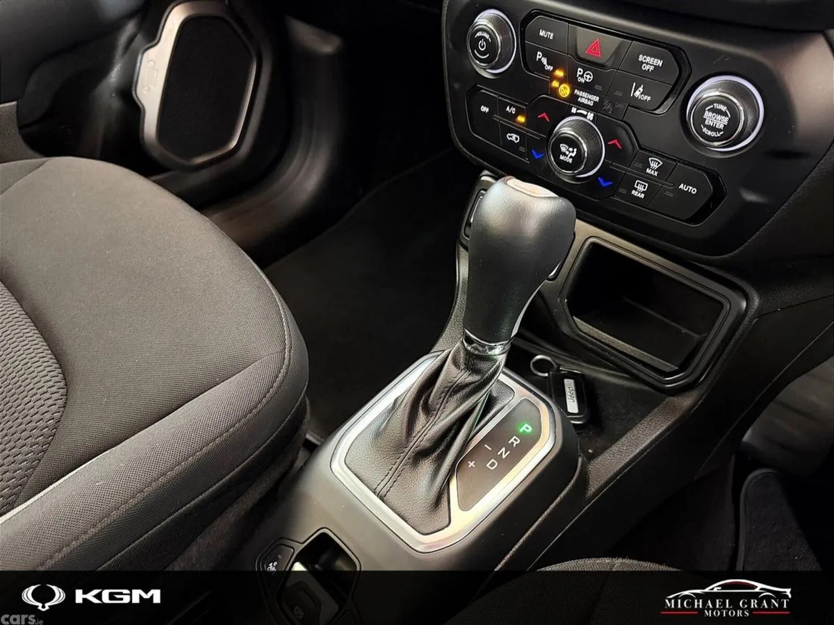Jeep Renegade SUV, Petrol Hybrid, 2024, White