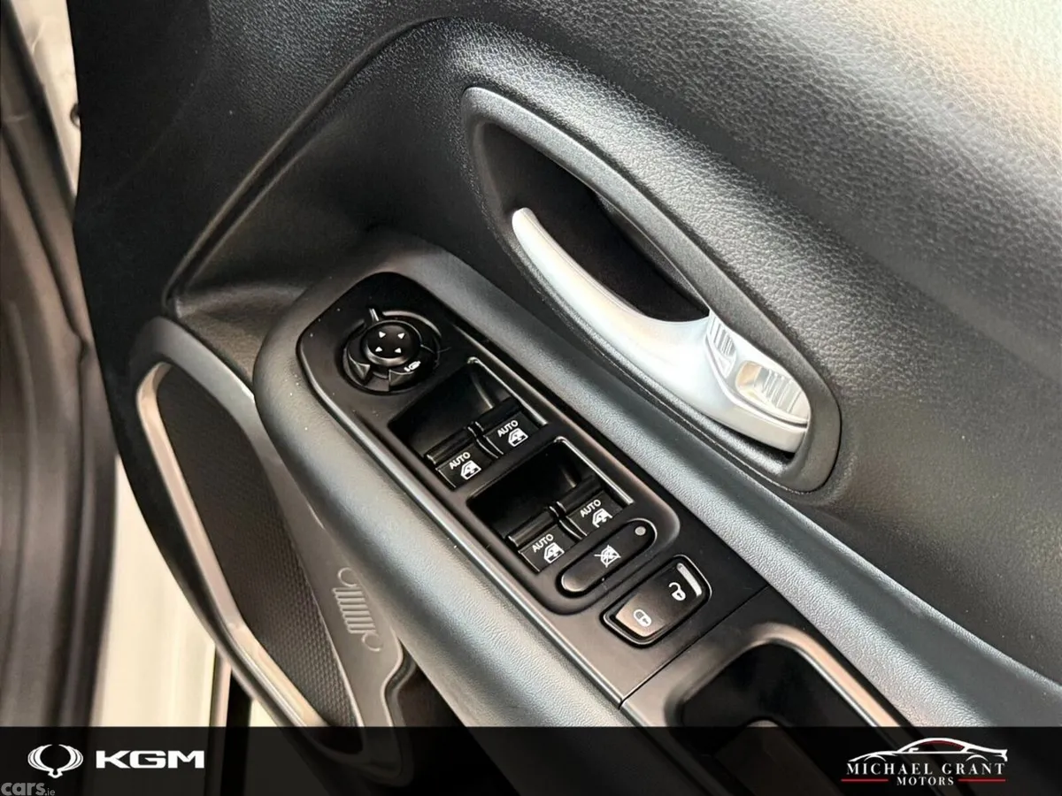 Jeep Renegade SUV, Petrol Hybrid, 2024, White