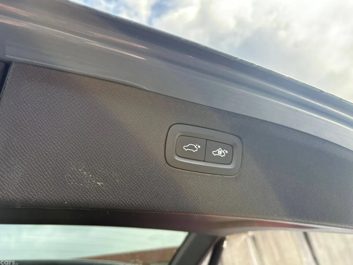 Volvo XC90 SUV, Petrol Hybrid, 2021, Grey