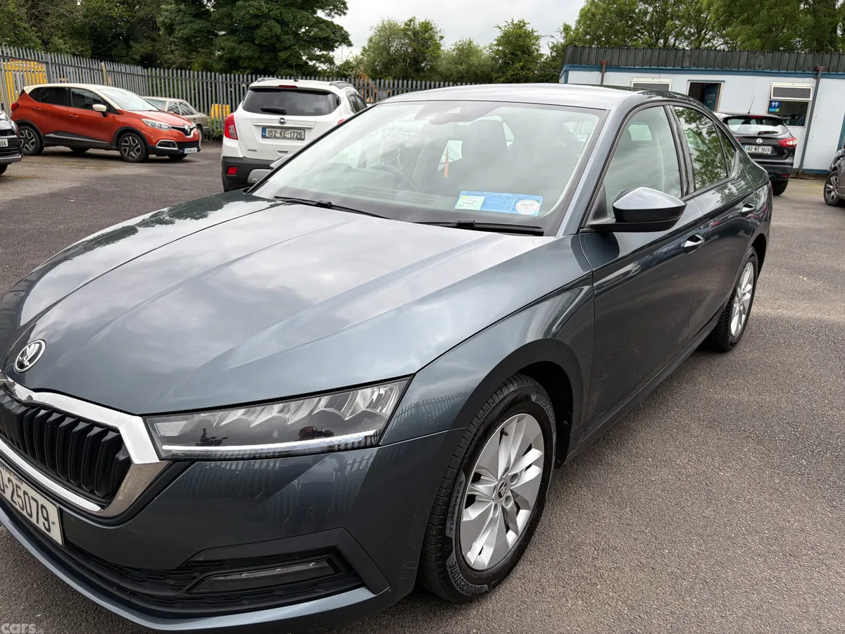 Skoda Octavia Saloon, Diesel, 2021, Grey