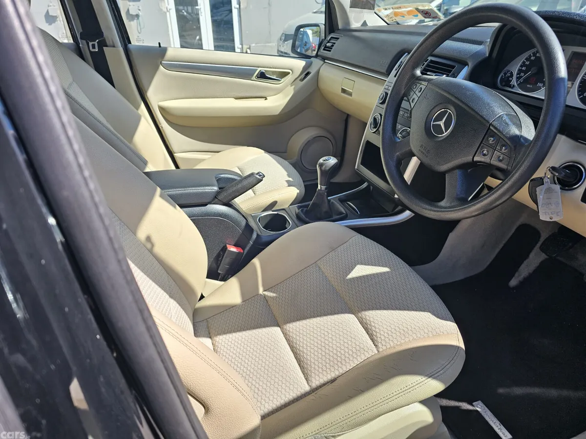 Mercedes-Benz B-Class MPV, Diesel, 2012, Black
