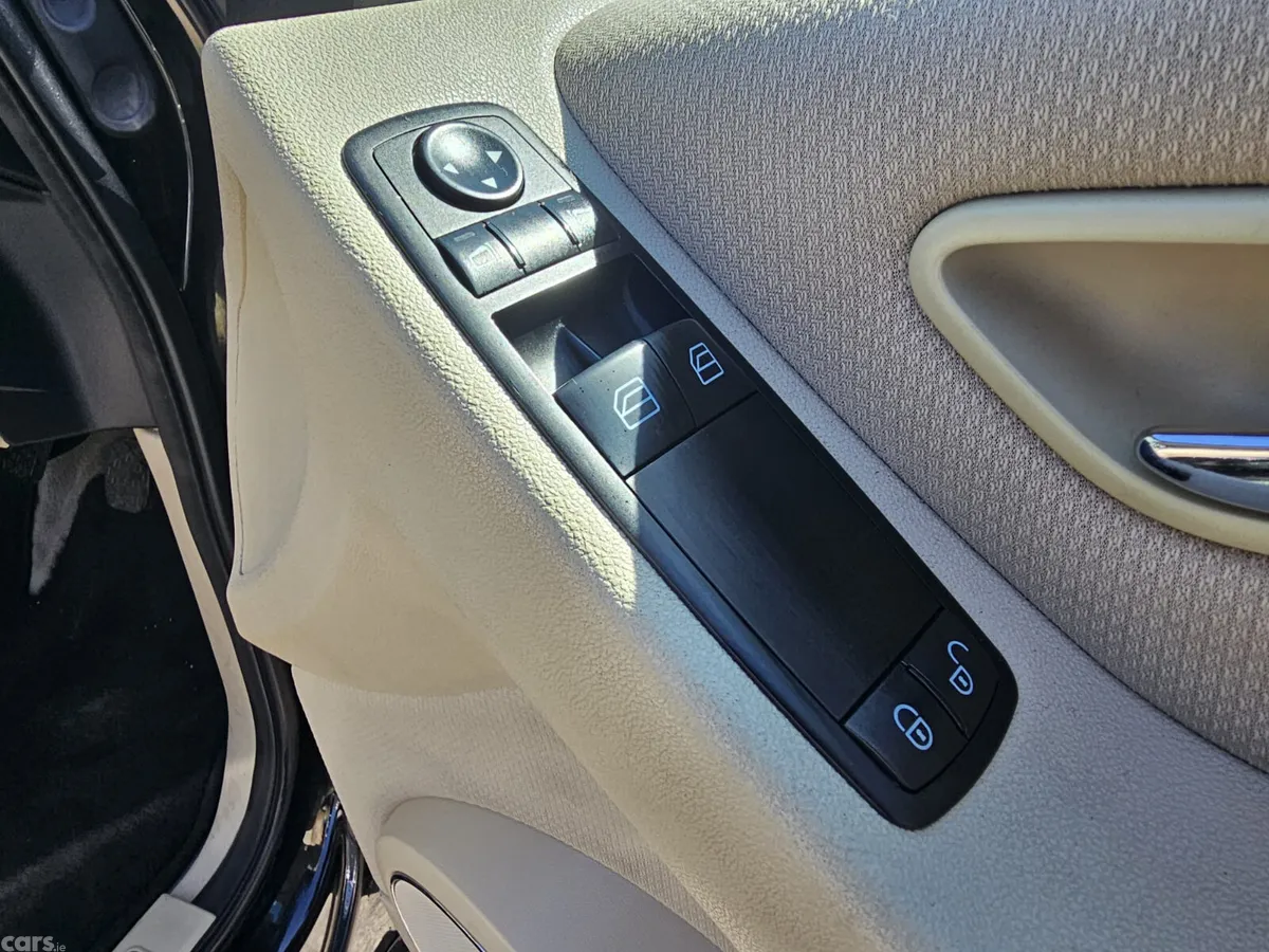 Mercedes-Benz B-Class MPV, Diesel, 2012, Black