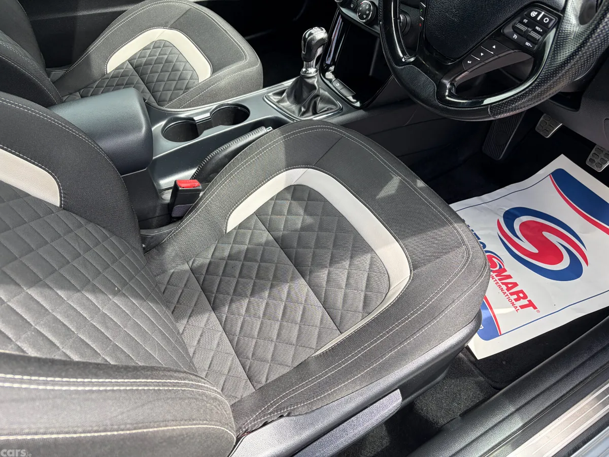 Kia Ceed Hatchback, Diesel, 2016, Silver