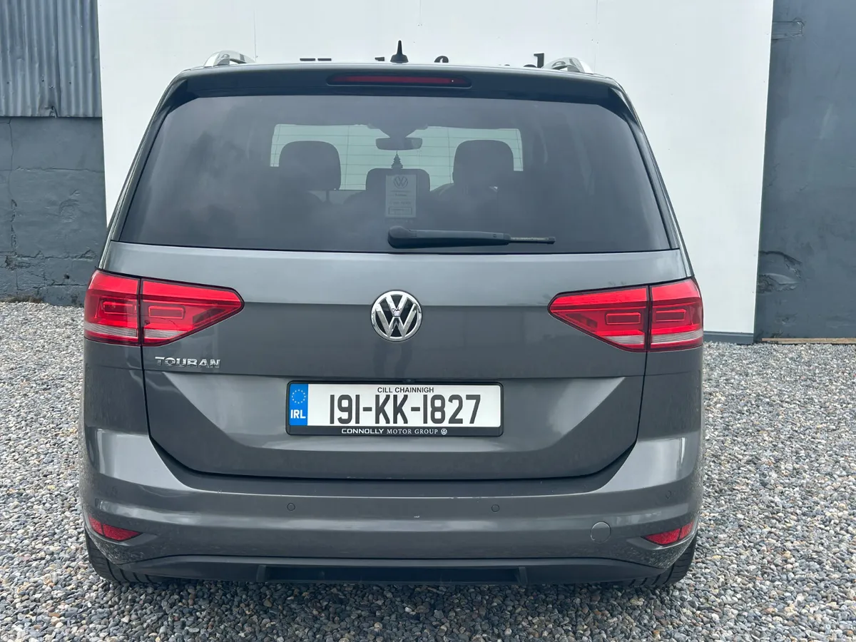 Volkswagen Touran MPV, Diesel, 2019, Grey
