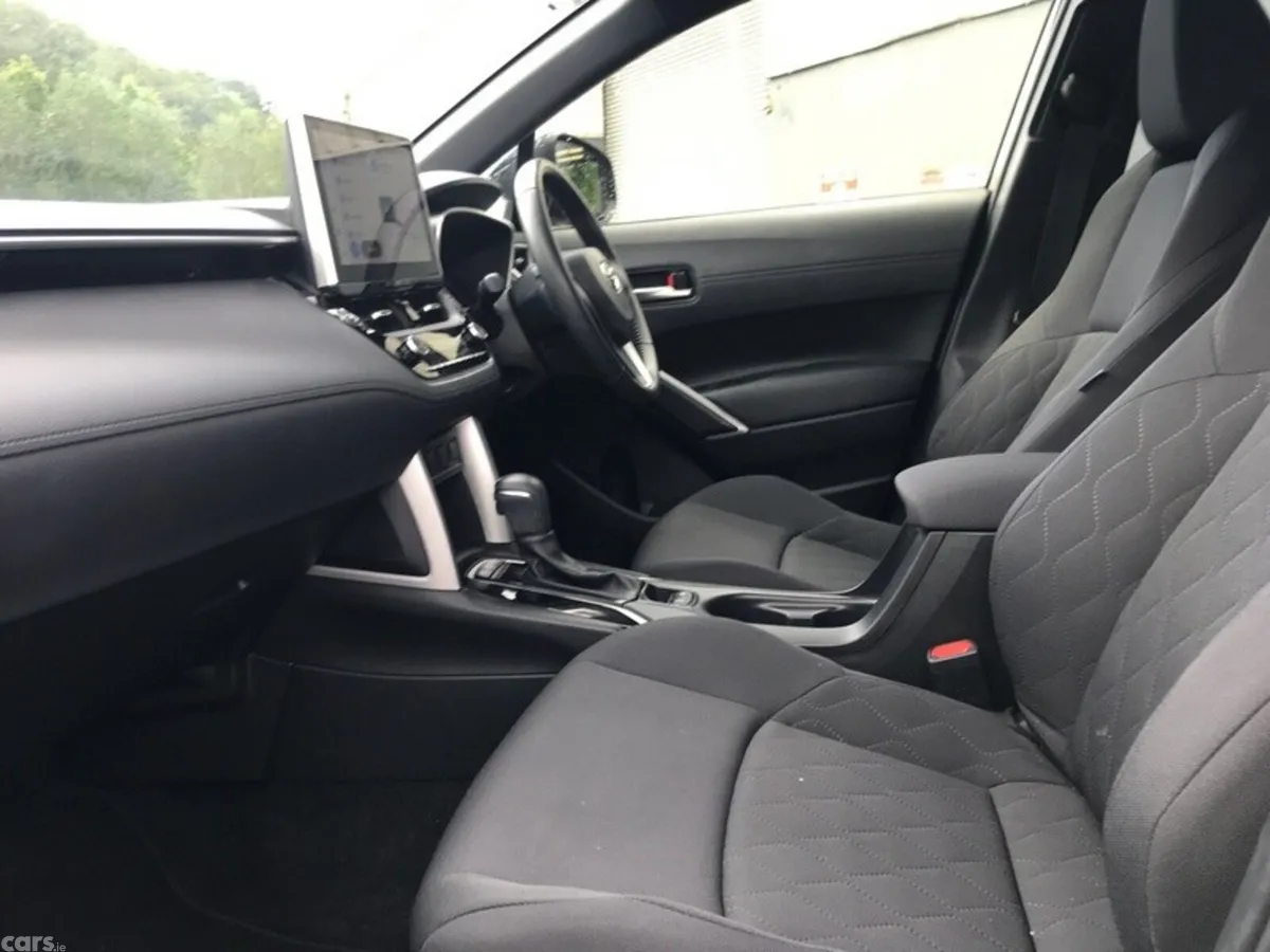 Toyota Corolla Cross Hatchback, Petrol Hybrid, 2024, Black