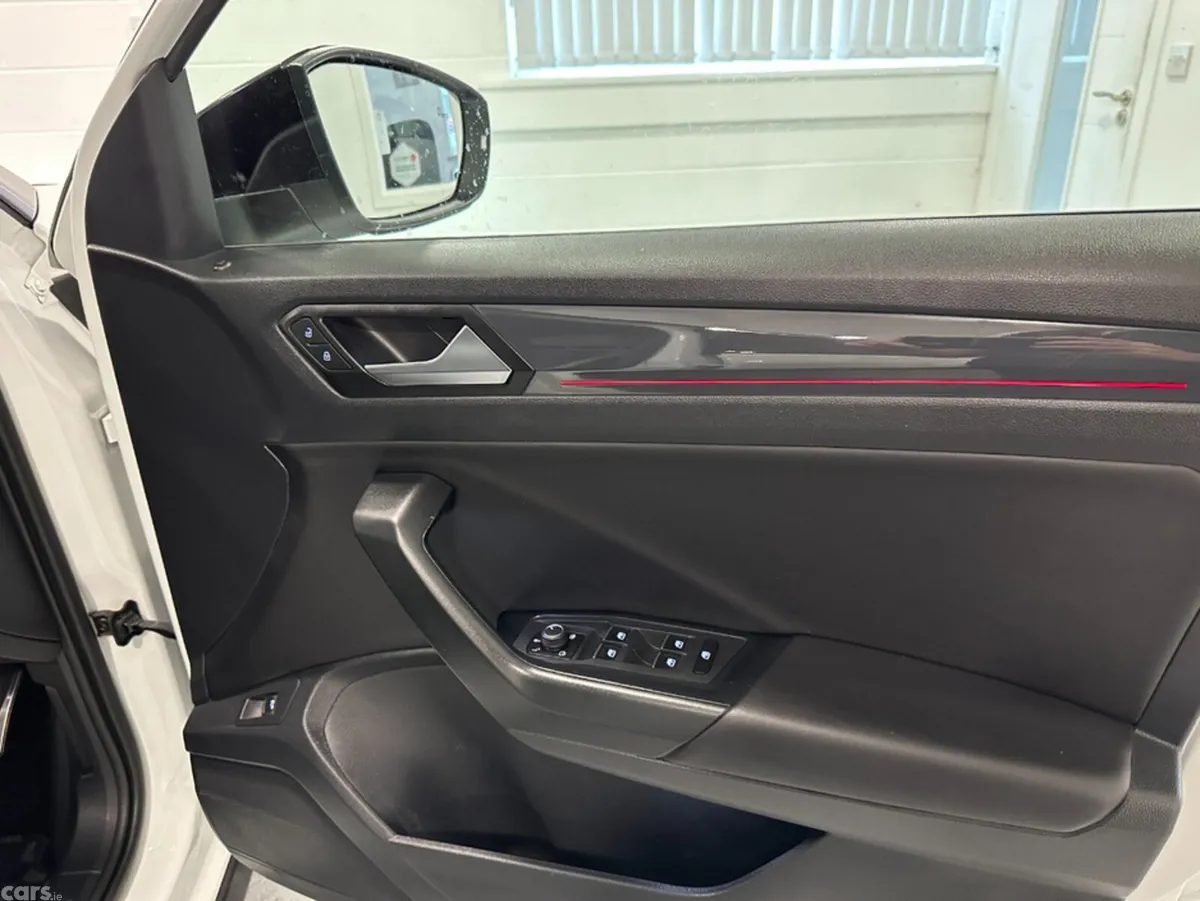 Volkswagen T-Roc SUV, Diesel, 2021, White
