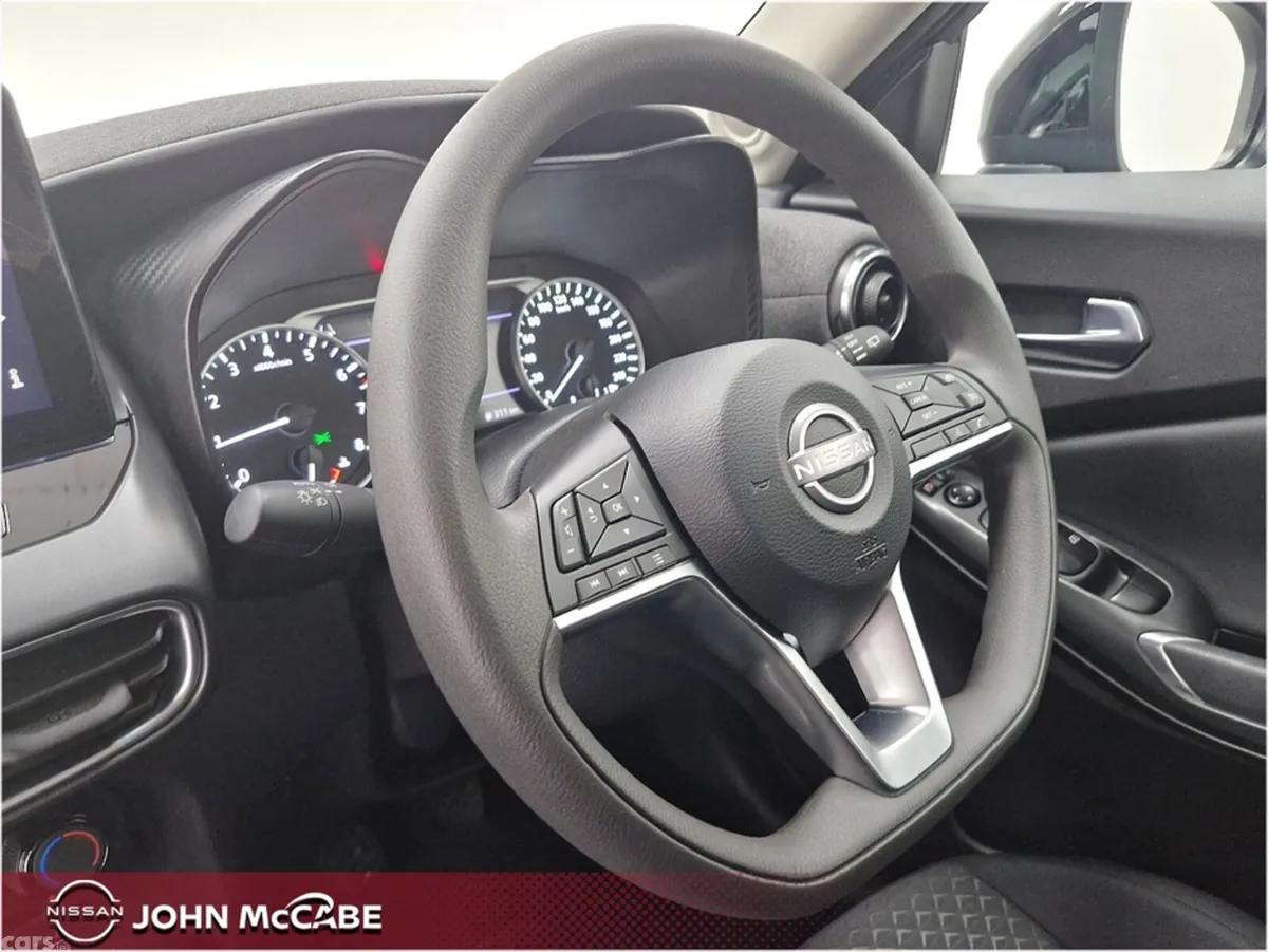 Nissan Juke MPV, Petrol, 2025, Grey