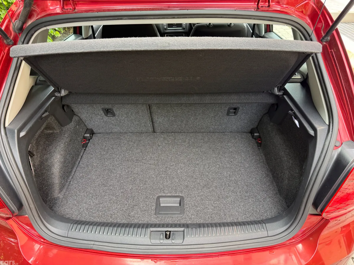 Volkswagen Polo Hatchback, Petrol, 2015, Red