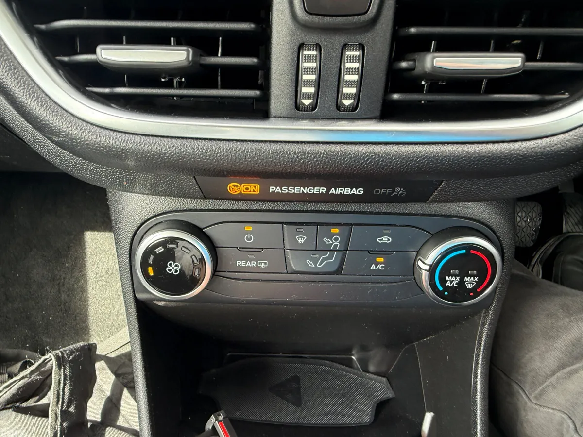 Ford Fiesta Hatchback, Petrol, 2018, Blue