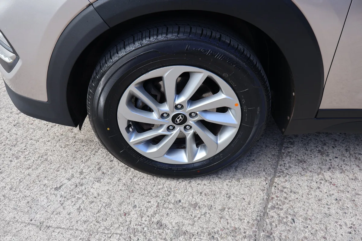 Hyundai Tucson SUV, Diesel, 2016, Beige