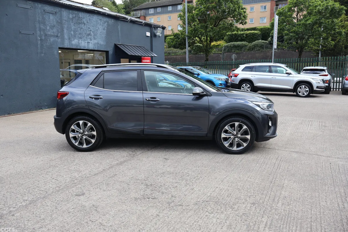 Kia Stonic Estate/Jeep, Diesel, 2019, Grey