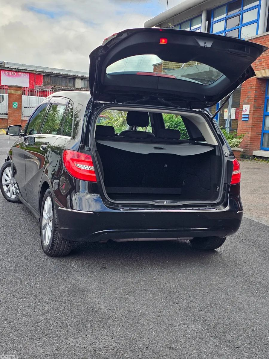 Mercedes-Benz B-Class MPV, Petrol, 2012, Black