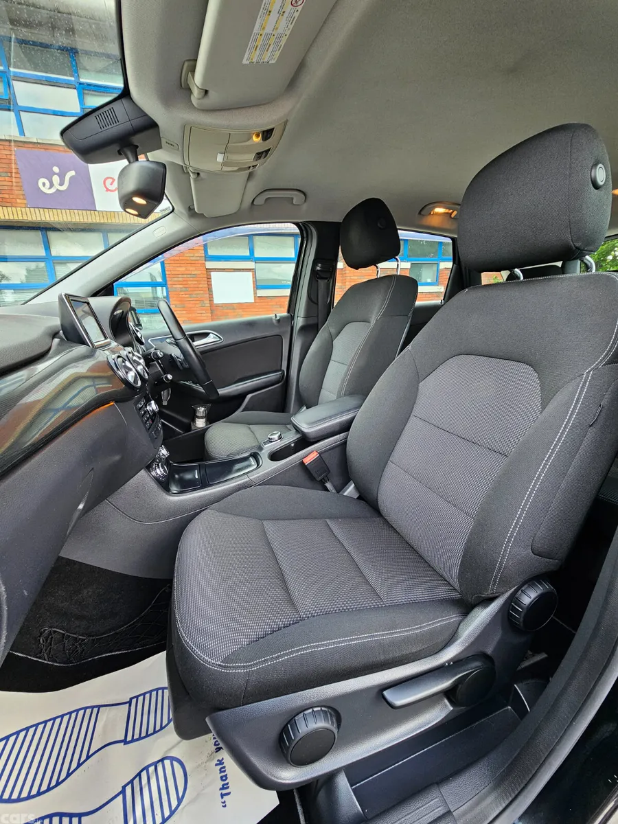 Mercedes-Benz B-Class MPV, Petrol, 2012, Black