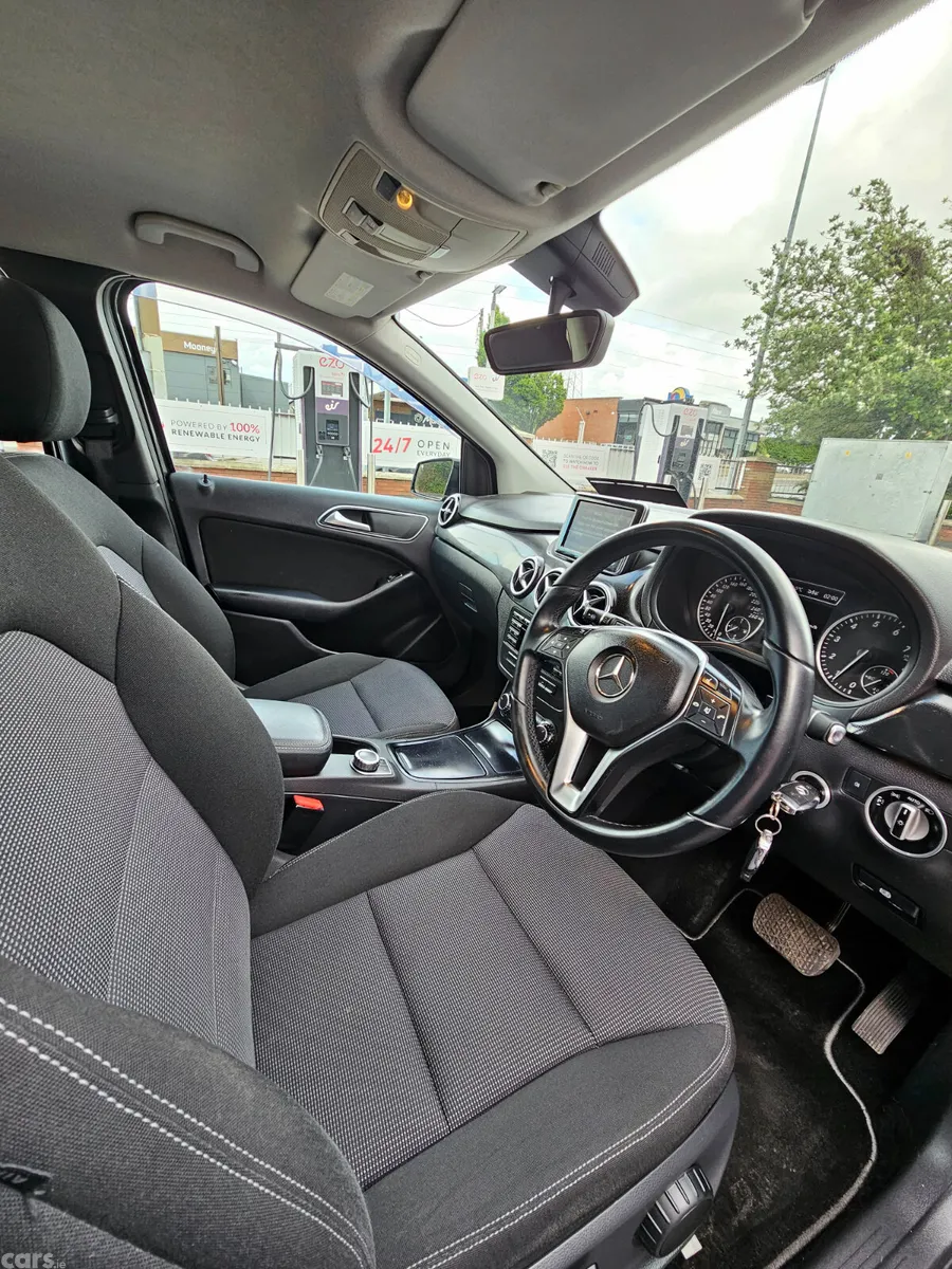 Mercedes-Benz B-Class MPV, Petrol, 2012, Black
