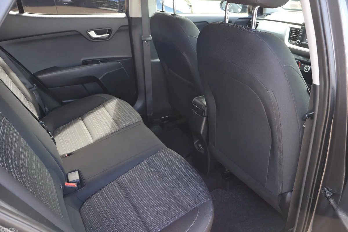 Kia Stonic Estate/Jeep, Diesel, 2019, Grey