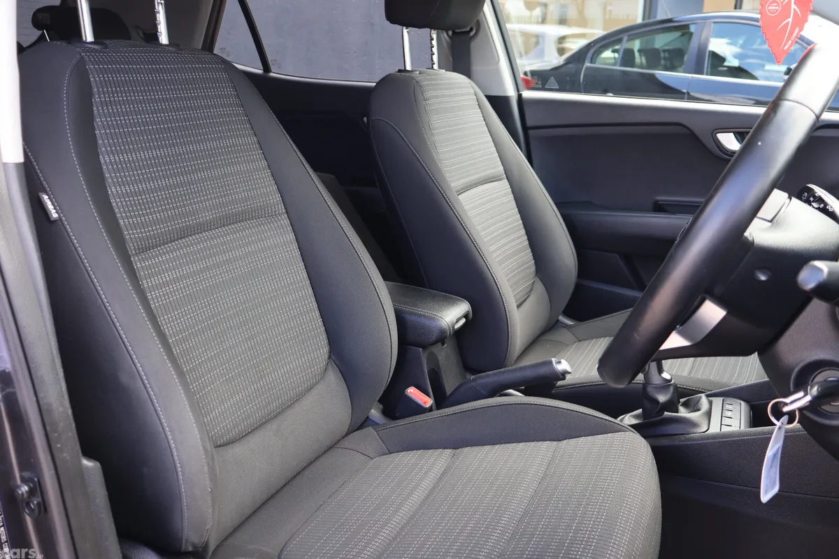 Kia Stonic Estate/Jeep, Diesel, 2019, Grey