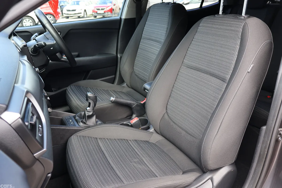 Kia Stonic Estate/Jeep, Diesel, 2019, Grey