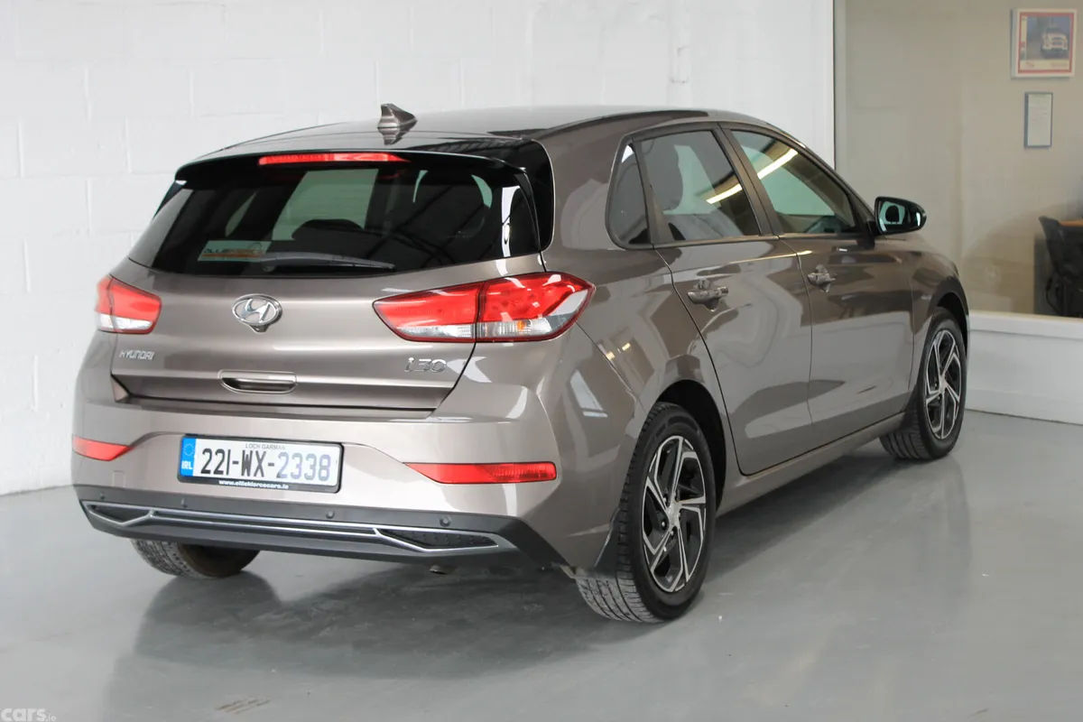 Hyundai i30 Hatchback, Petrol, 2021, Brown