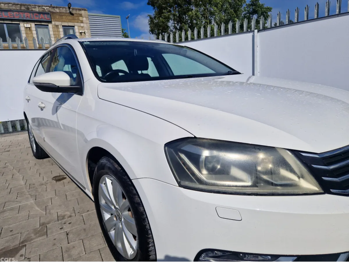 Volkswagen Passat Estate, Petrol, 2014, White