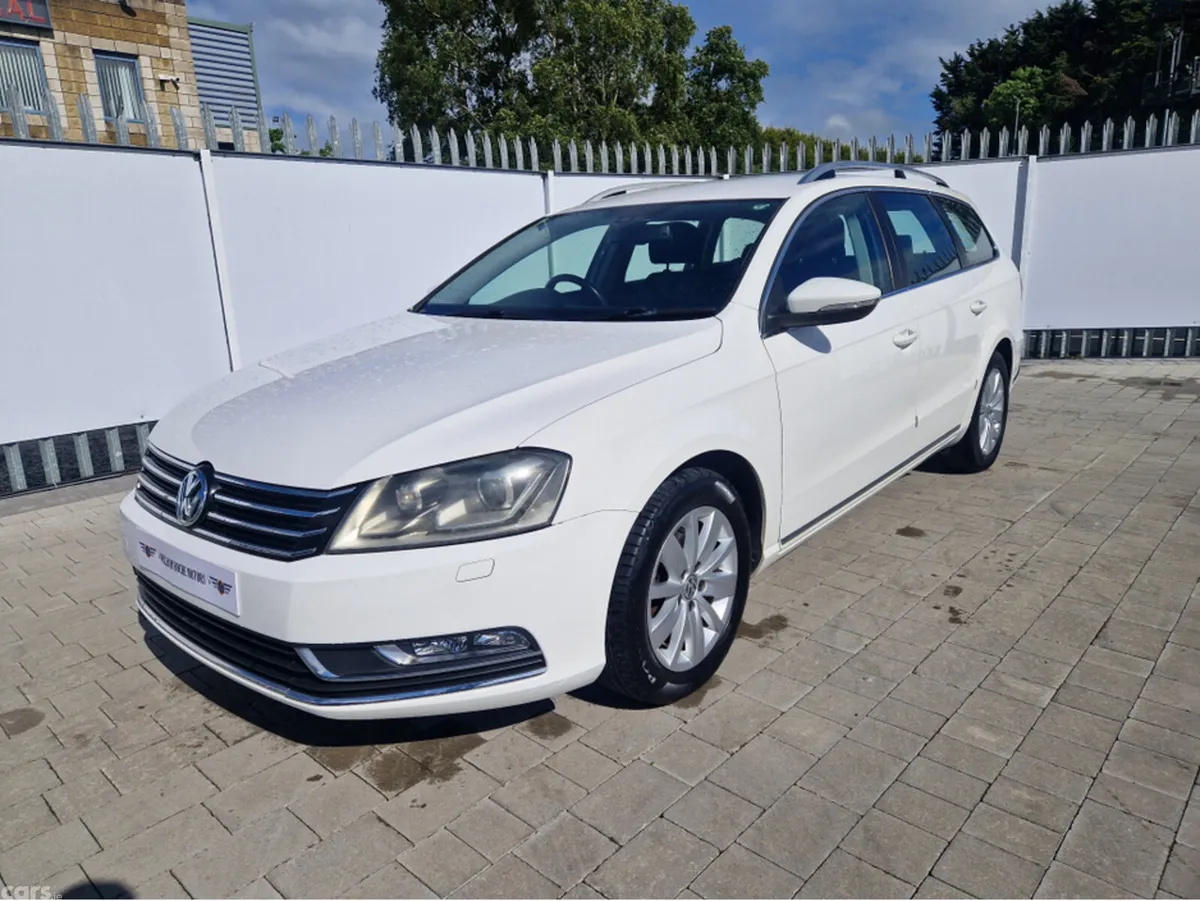 Volkswagen Passat Estate, Petrol, 2014, White