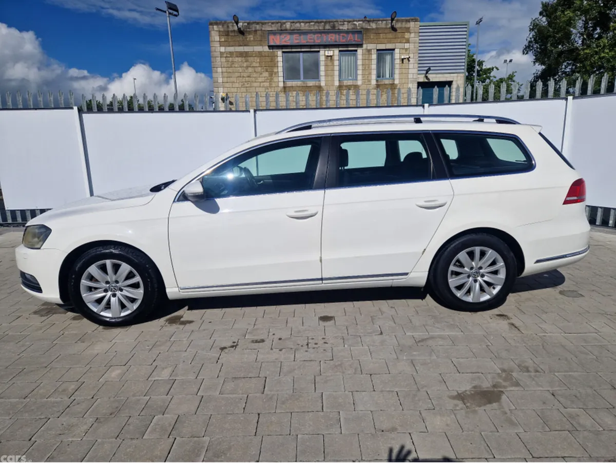 Volkswagen Passat Estate, Petrol, 2014, White
