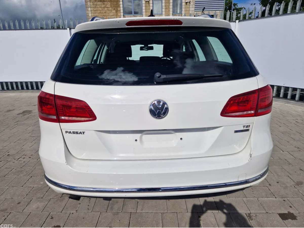 Volkswagen Passat Estate, Petrol, 2014, White