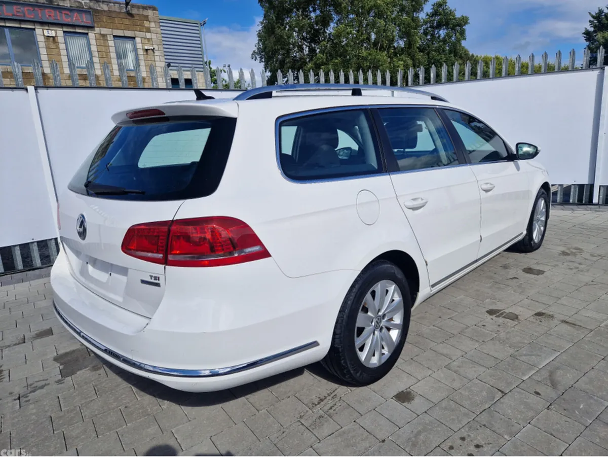 Volkswagen Passat Estate, Petrol, 2014, White