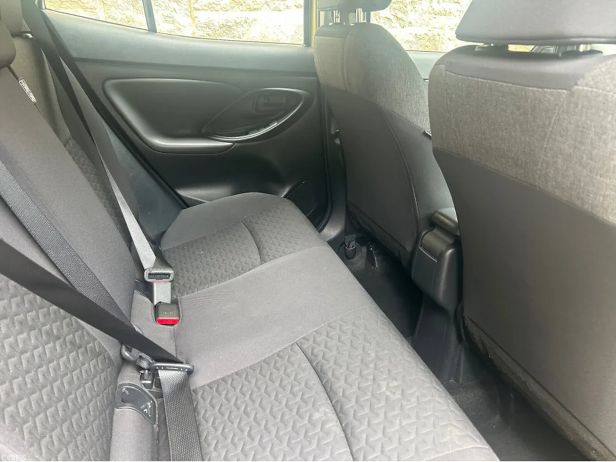 Toyota Yaris Cross Hatchback, Petrol Hybrid, 2024, Yellow