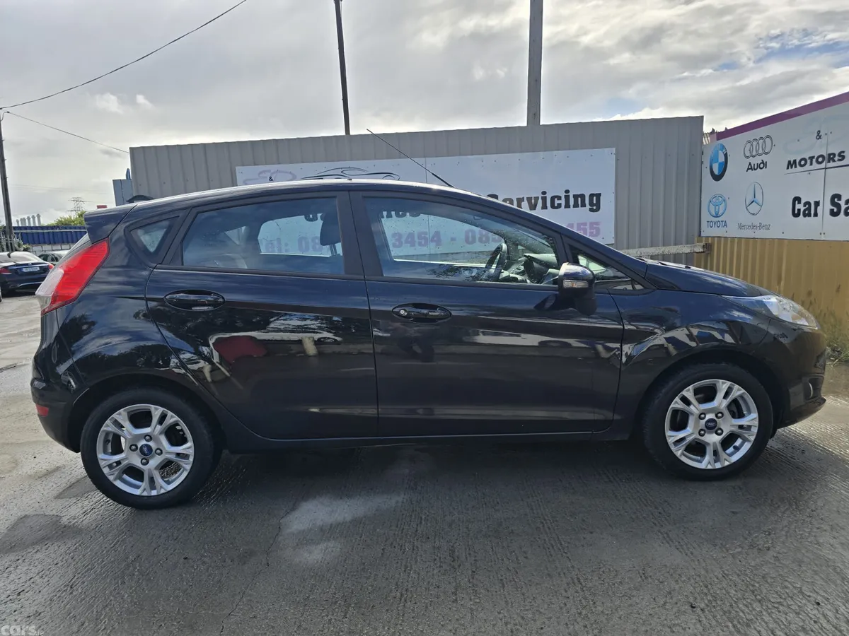 Ford Fiesta Hatchback, Petrol, 2016, Black