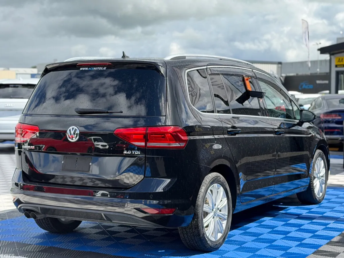 Volkswagen Touran MPV, Diesel, 2020, Black