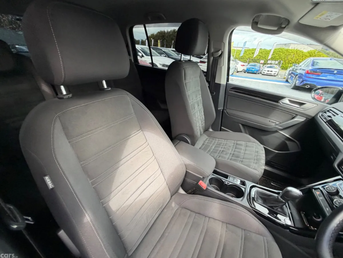 Volkswagen Touran MPV, Diesel, 2020, Black