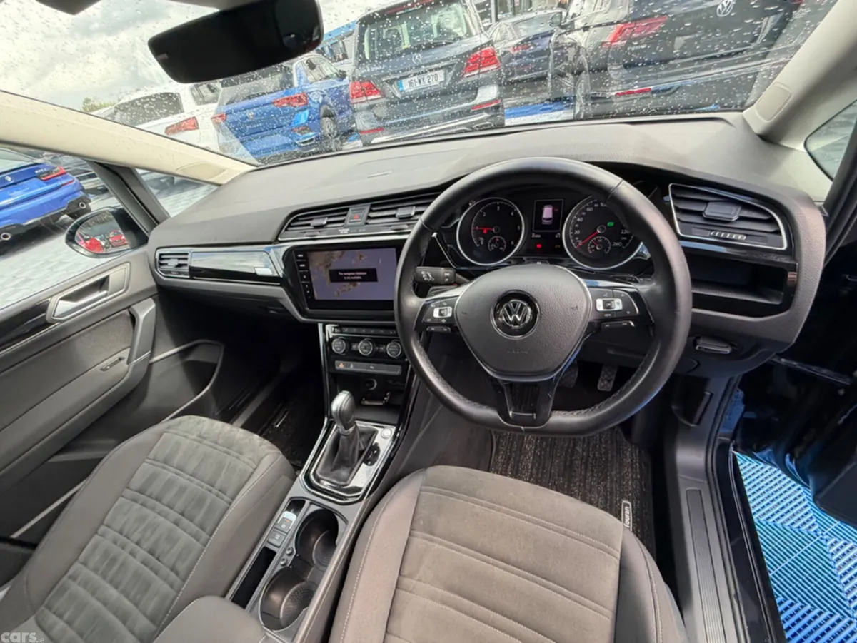 Volkswagen Touran MPV, Diesel, 2020, Black