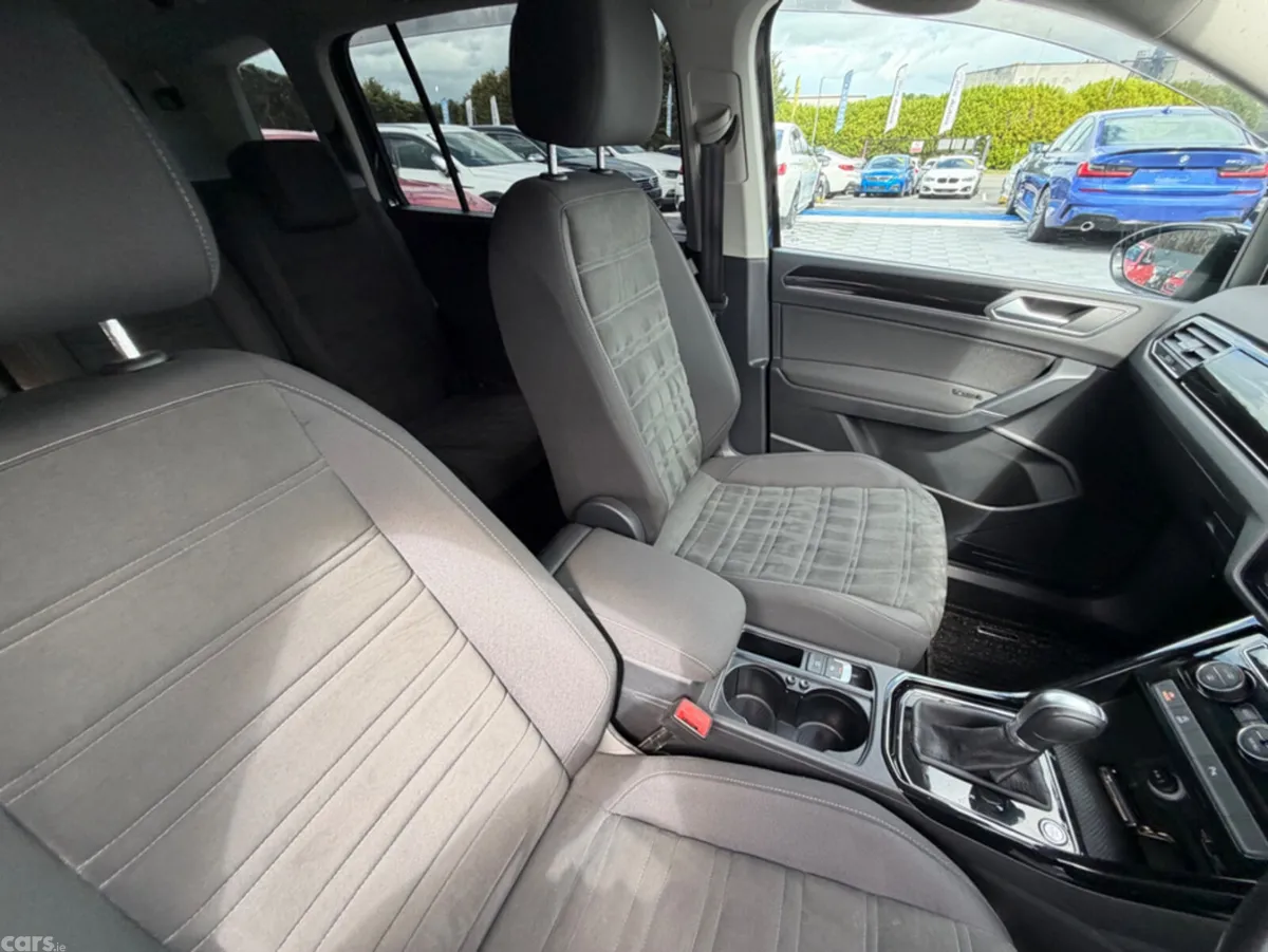 Volkswagen Touran MPV, Diesel, 2020, Black