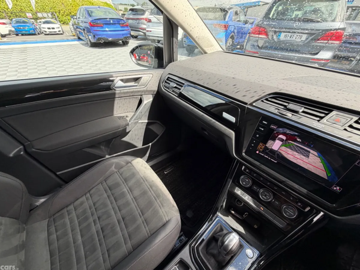 Volkswagen Touran MPV, Diesel, 2020, Black