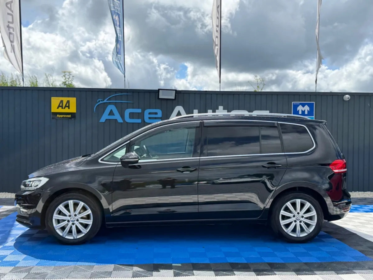 Volkswagen Touran MPV, Diesel, 2020, Black
