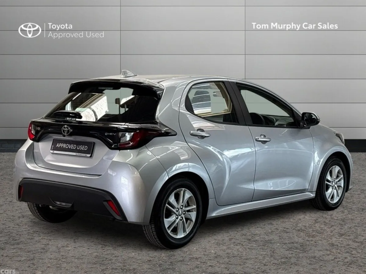 Toyota Yaris Hatchback, Petrol Hybrid, 2024, Silver