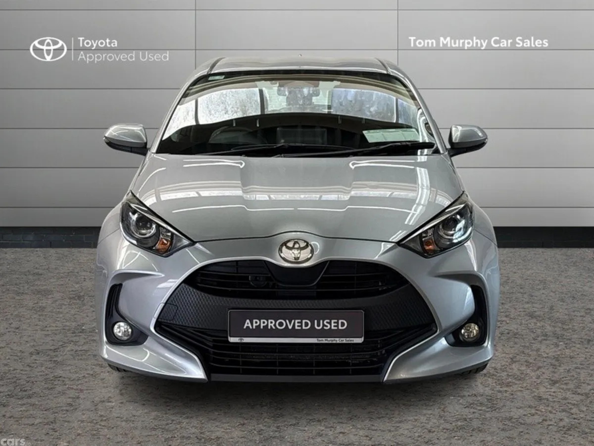 Toyota Yaris Hatchback, Petrol Hybrid, 2024, Silver