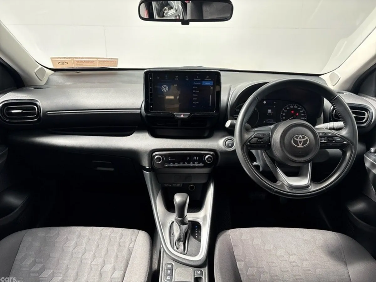 Toyota Yaris Hatchback, Petrol Hybrid, 2024, Silver