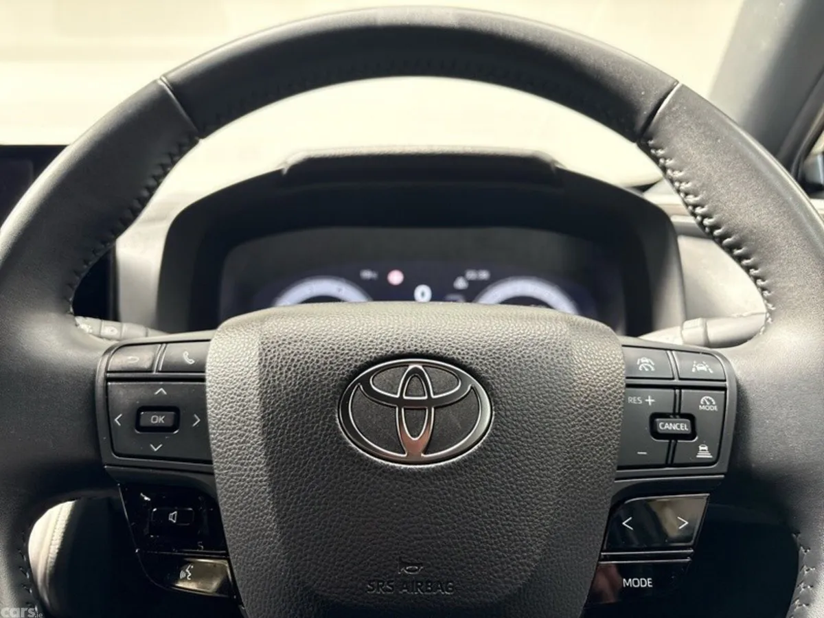 Toyota C-HR SUV, Petrol Hybrid, 2024, Silver
