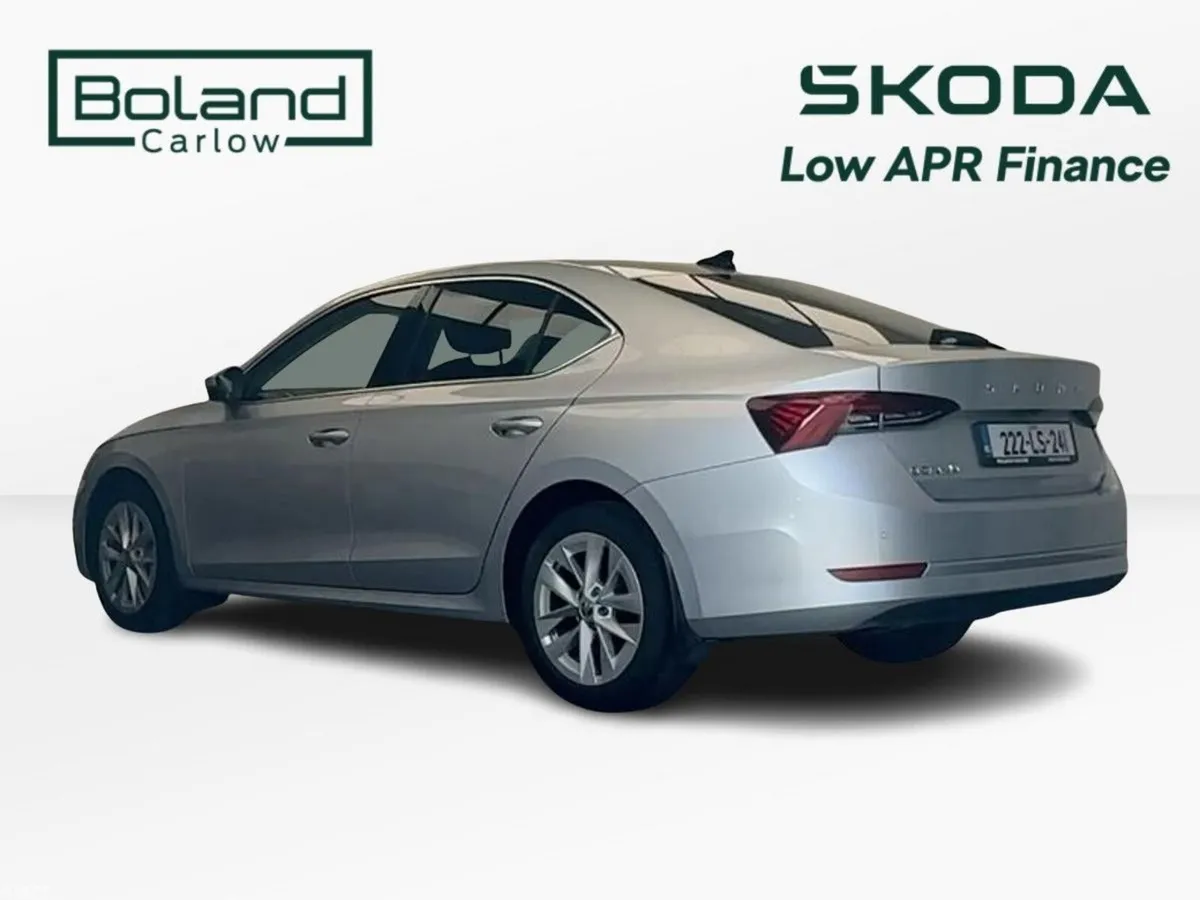 Skoda Octavia Saloon, Petrol, 2022, Grey