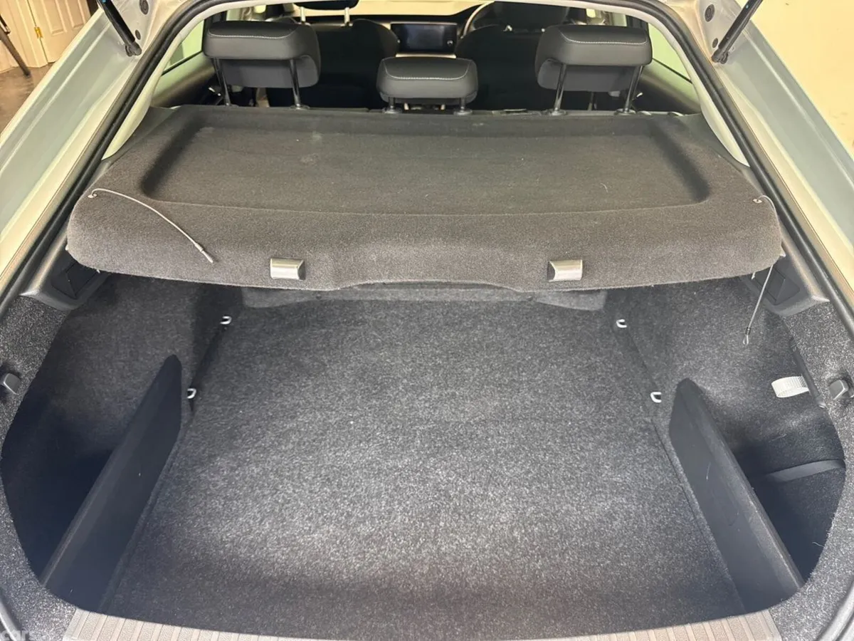 Skoda Octavia Saloon, Petrol, 2022, Grey