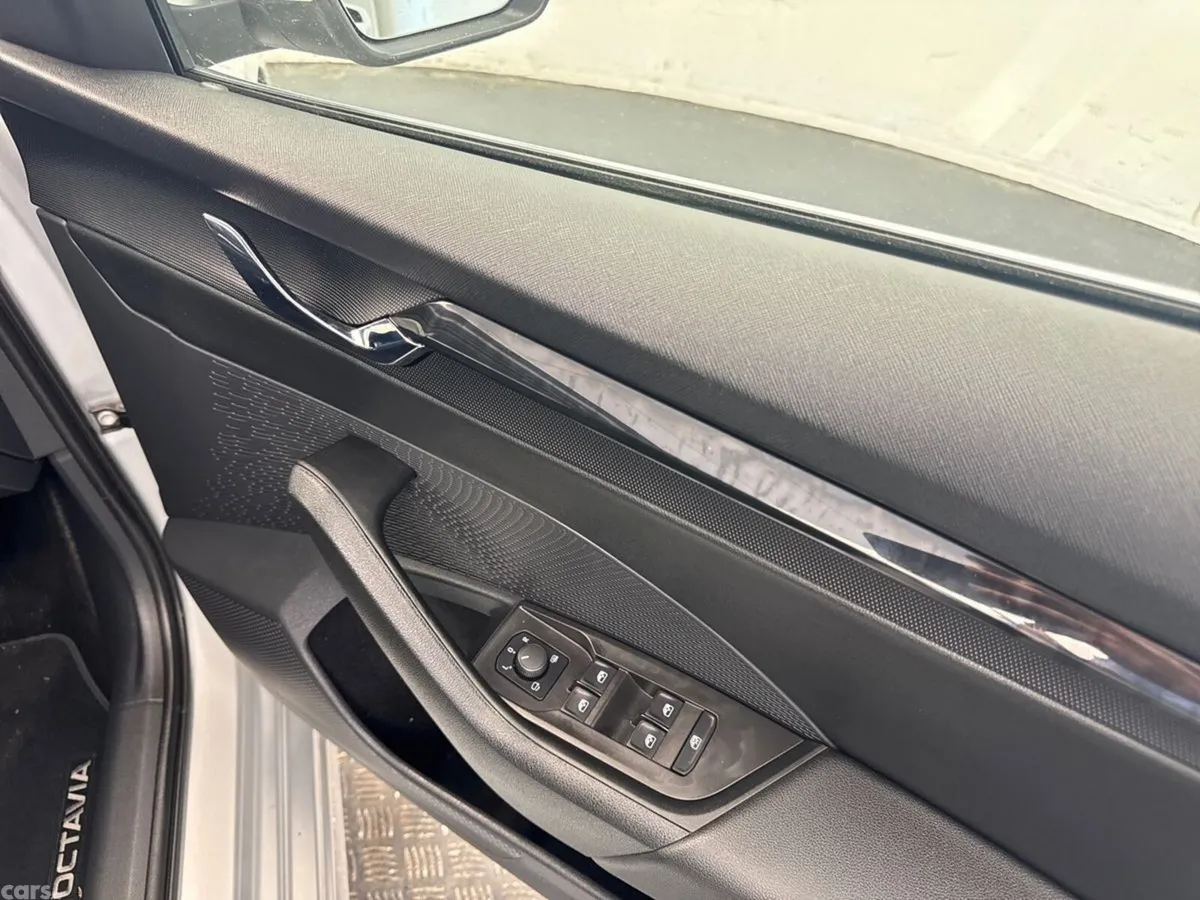 Skoda Octavia Saloon, Petrol, 2022, Grey