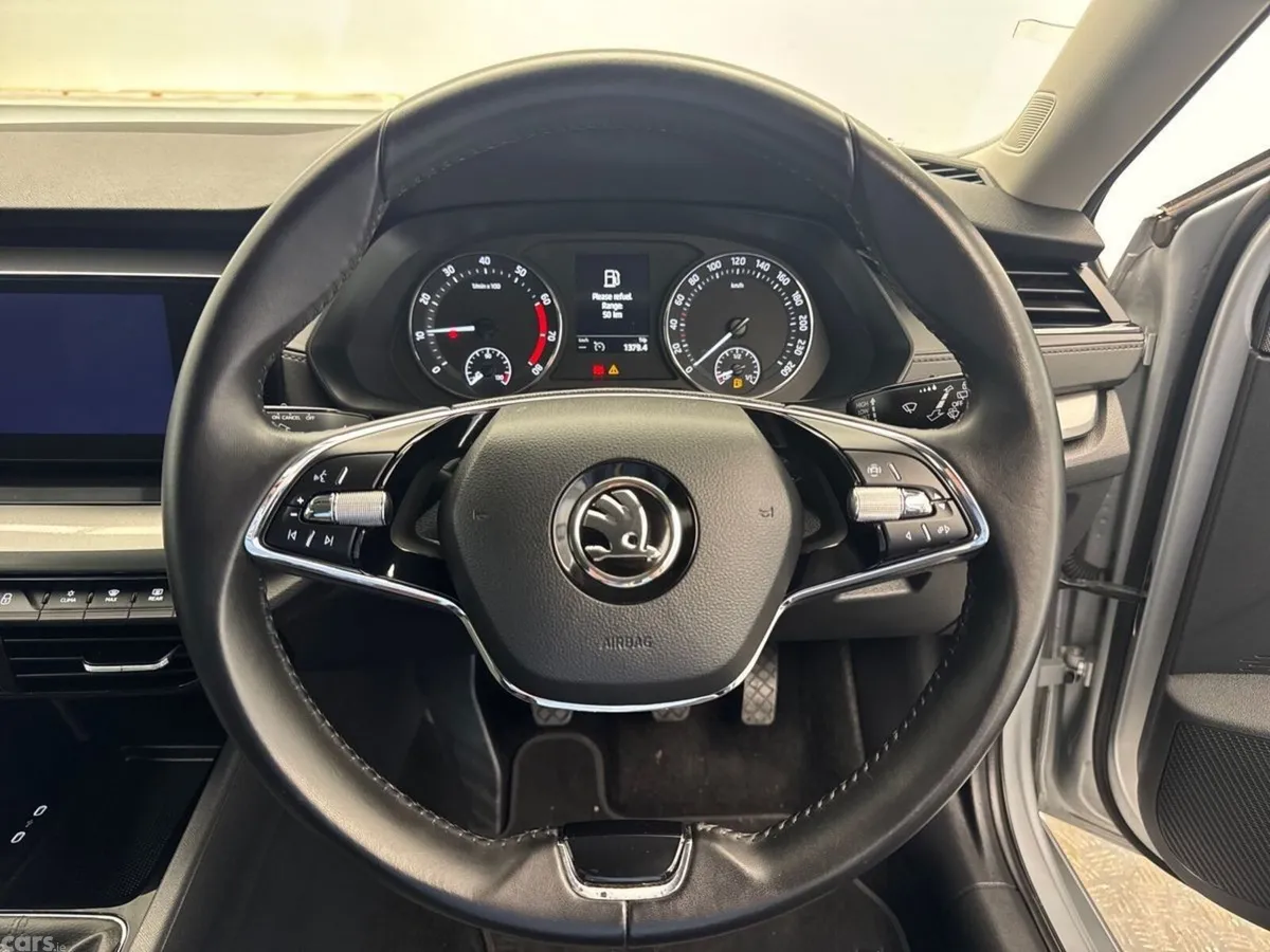 Skoda Octavia Saloon, Petrol, 2022, Grey