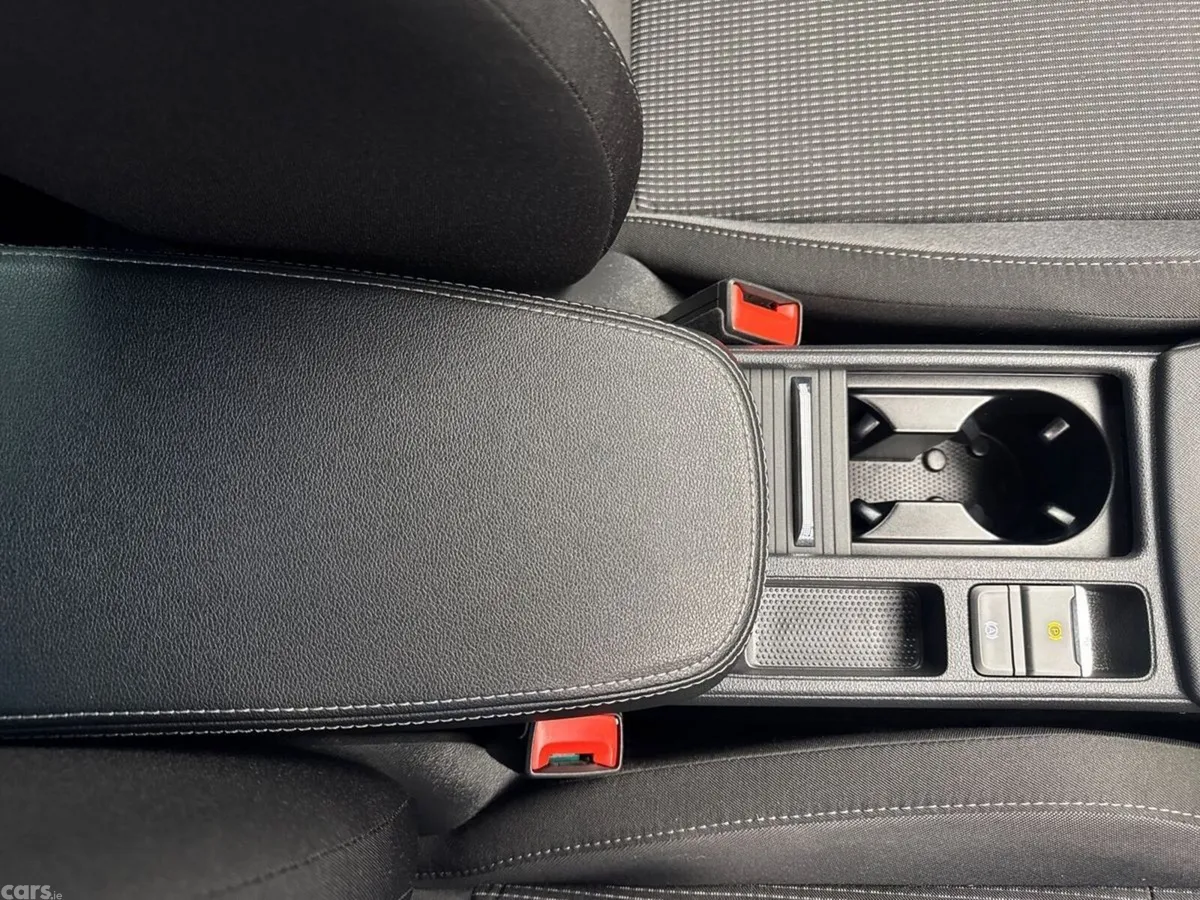 Skoda Octavia Saloon, Petrol, 2022, Grey