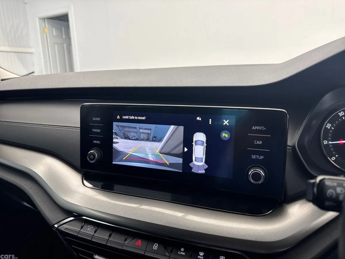 Skoda Octavia Saloon, Petrol, 2022, Grey