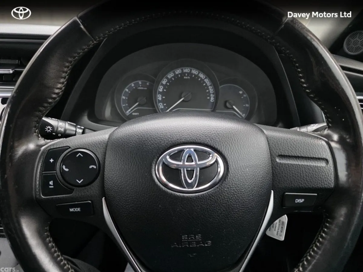 Toyota Auris Hatchback, Diesel, 2015, White