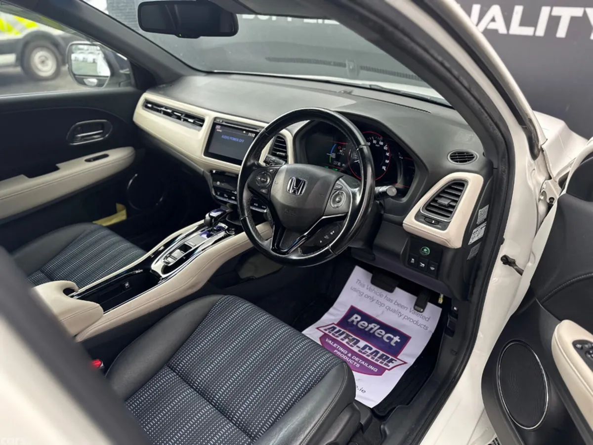 Honda Vezel Hatchback, Petrol Hybrid, 2015, White
