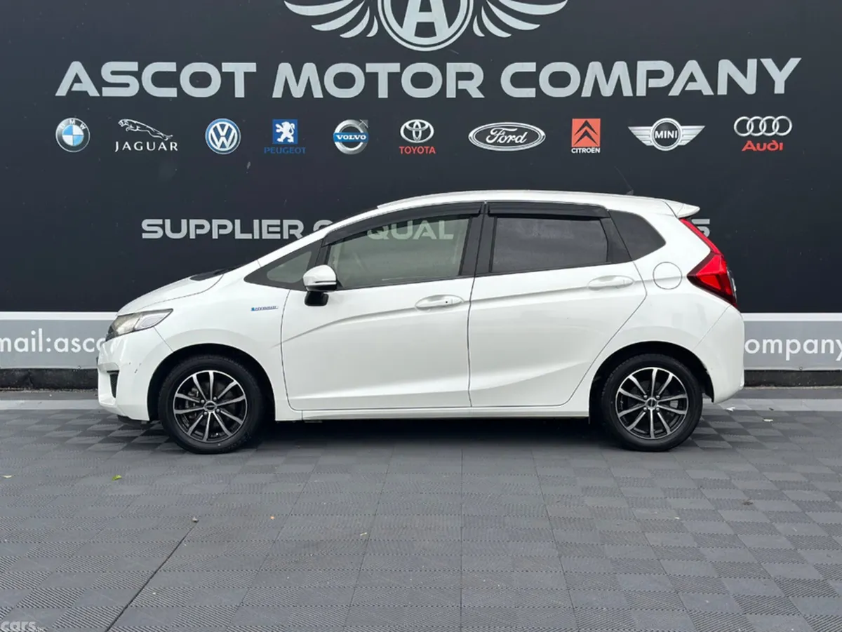Honda Fit Hatchback, Petrol Hybrid, 2015, White